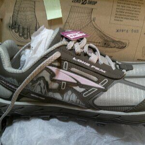 Altra Lone Peak Running Shoes size 11 rare color new